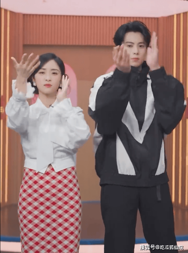 王鹤棣沈月合体跳《Pretty》:梦幻联动,勾起回忆杀